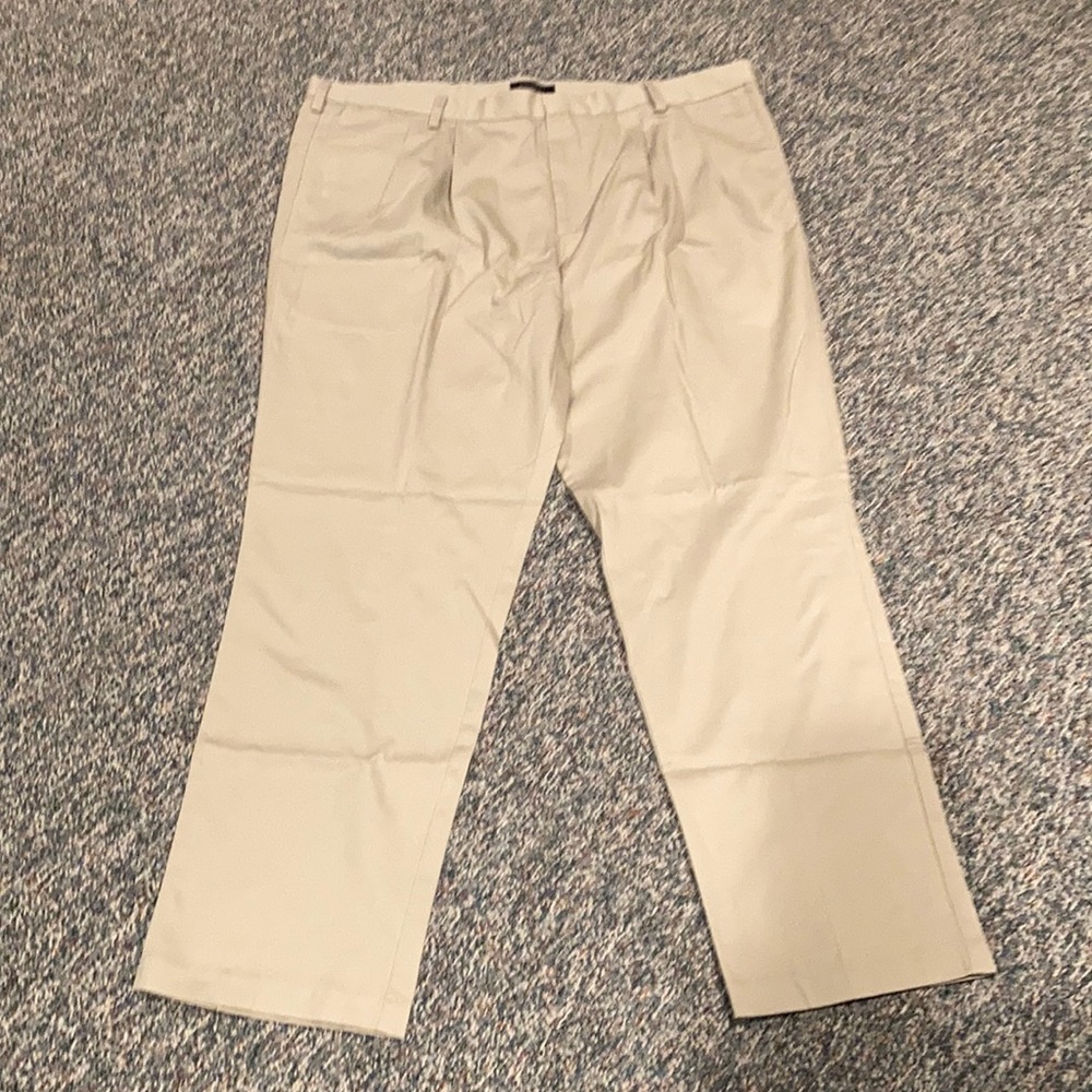 Men’s Khaki Dockers